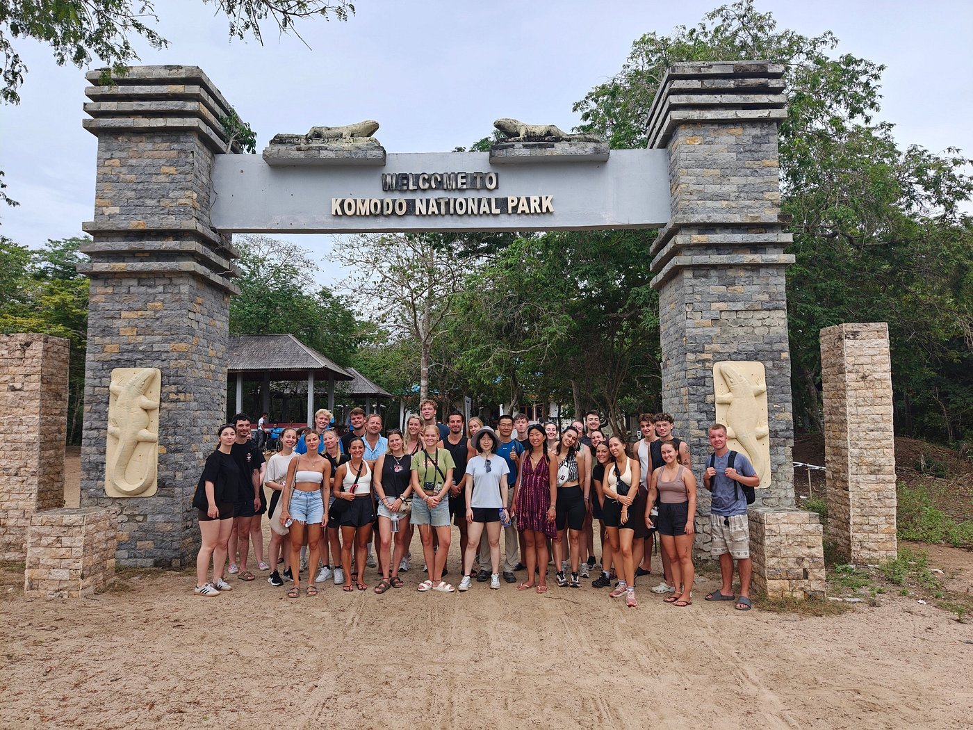 Role boat Komodo tour